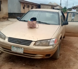 Toyota Camry 2001 Gold